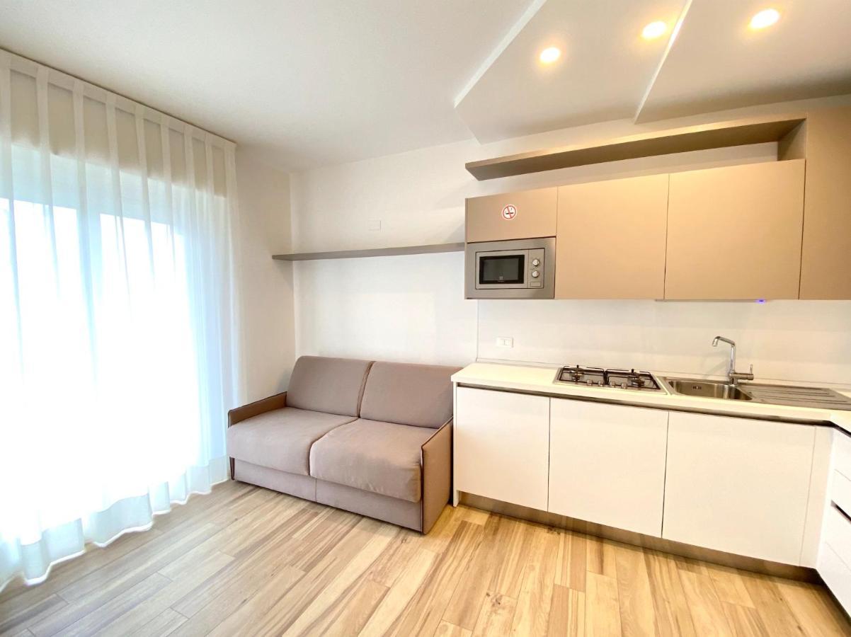 Appartamenti Cristina Carraro Immobiliare - Family Apartments Lido di Jesolo Exterior foto