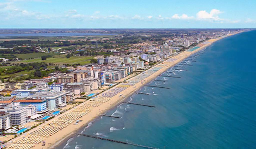 Appartamenti Cristina Carraro Immobiliare - Family Apartments Lido di Jesolo Exterior foto