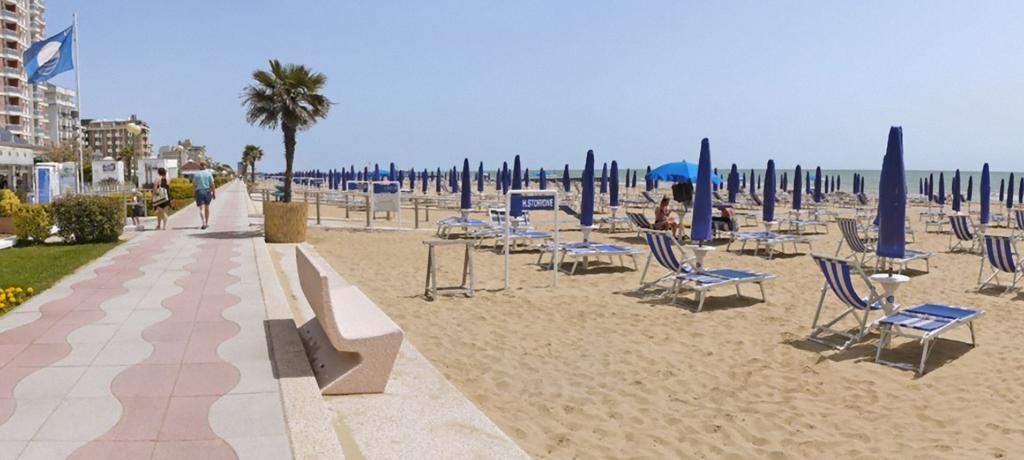 Appartamenti Cristina Carraro Immobiliare - Family Apartments Lido di Jesolo Exterior foto